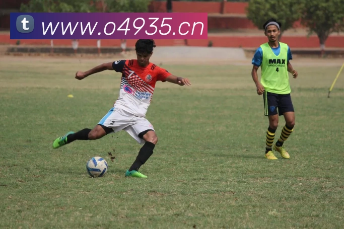 锁定直播!湖人新秀爆发表现惊艳,赛后采访独家直击